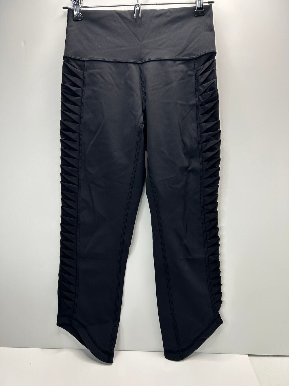 Lululemon Sunshine Salutation Crop Legging Mid Rise Mesh Tiered Black Women's 4